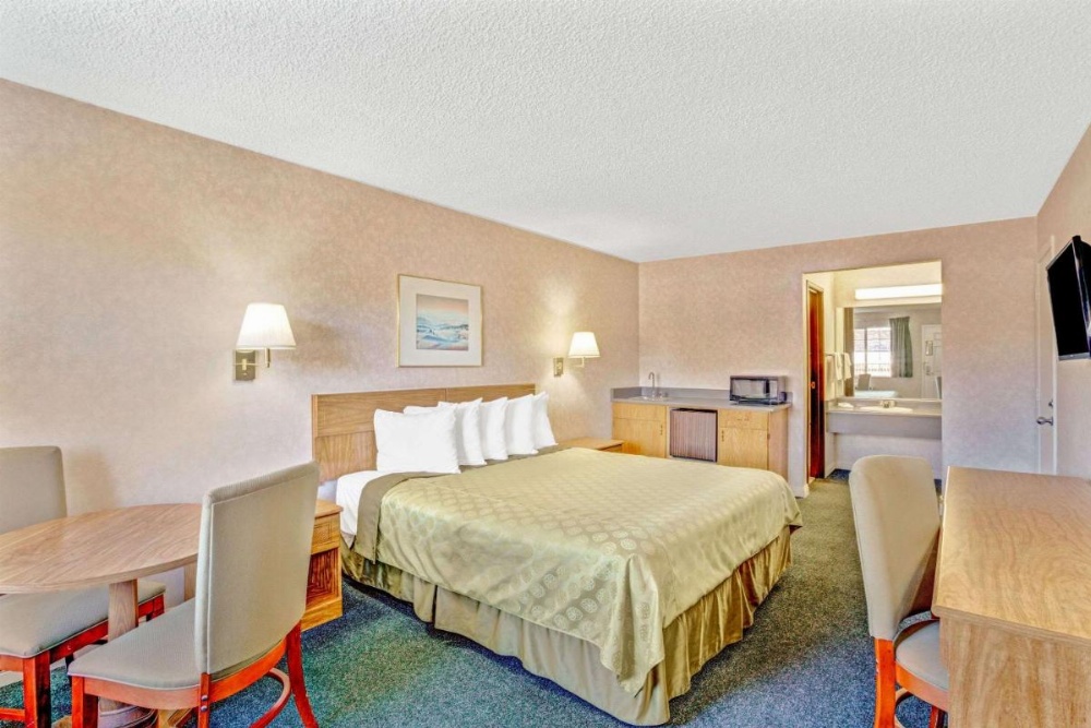 Days Inn by Wyndham Carson City Main image
