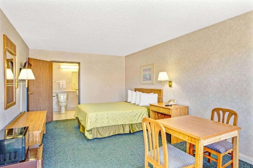Days Inn by Wyndham Carson City image 5